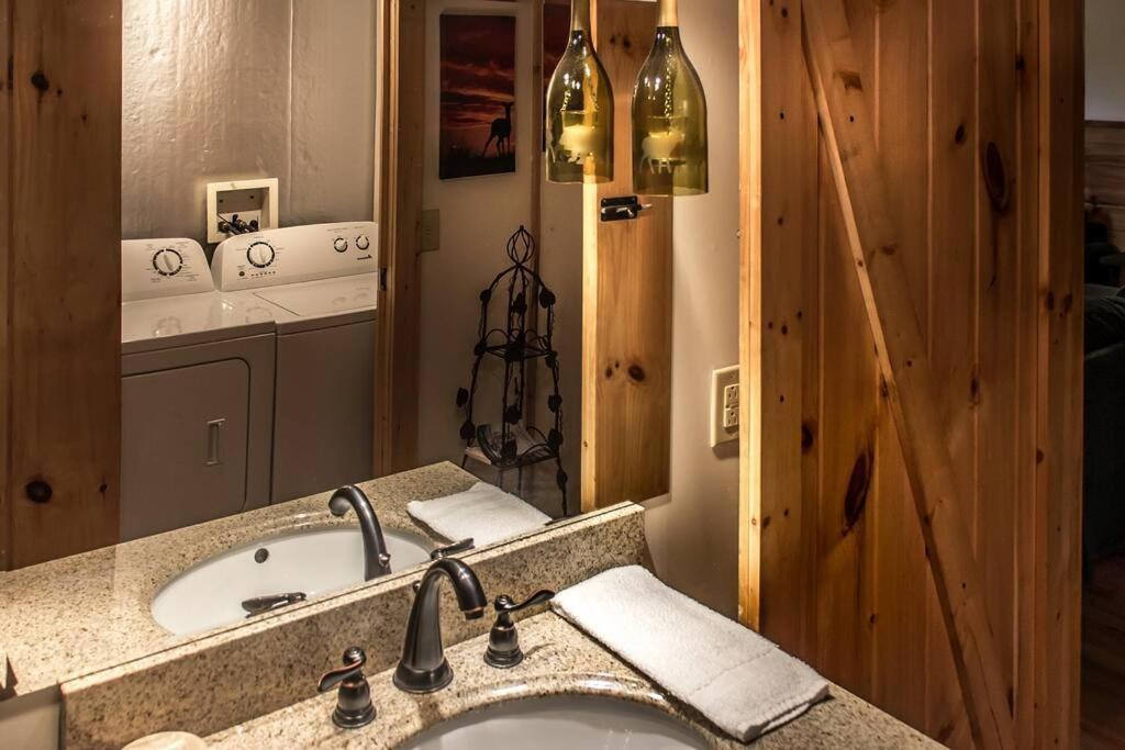 Villa Holly Tree Hideaway - Semi Secluded Mtn Setting à Sevierville Extérieur photo