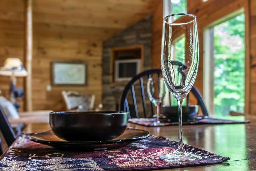 Villa Holly Tree Hideaway - Semi Secluded Mtn Setting à Sevierville Extérieur photo