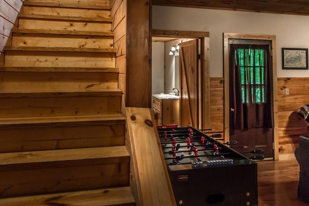 Villa Holly Tree Hideaway - Semi Secluded Mtn Setting à Sevierville Extérieur photo