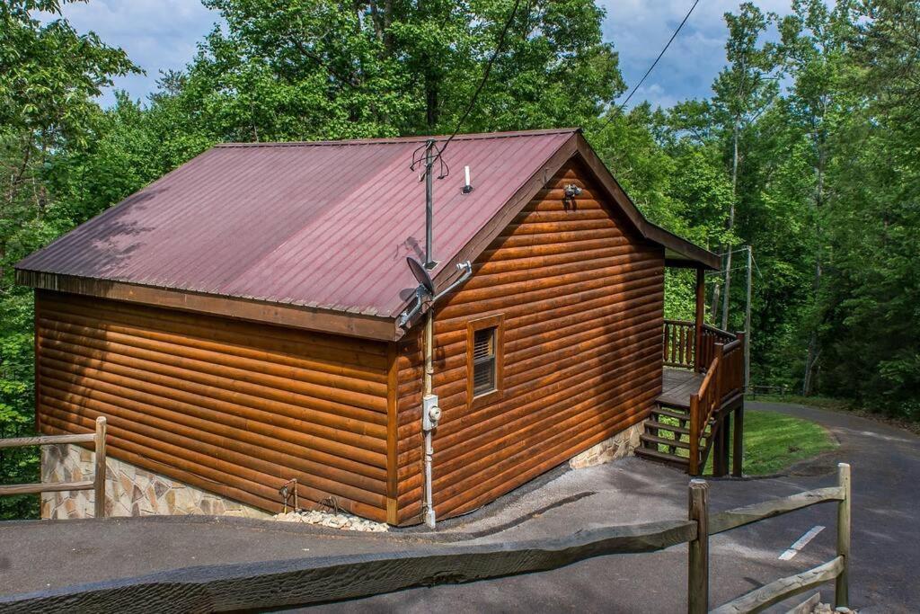 Villa Holly Tree Hideaway - Semi Secluded Mtn Setting à Sevierville Extérieur photo